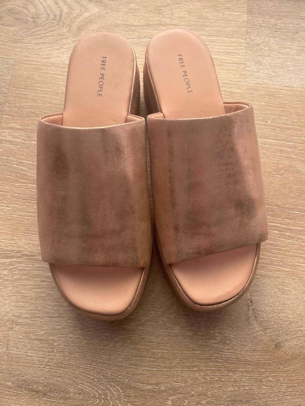 NWB Free People Metallic Rose Gold Harbor Leather Platform Slides - size 8.5